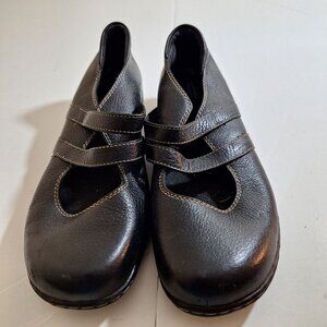 Clarks Bendables Black Leather Womens Shoes size 10.